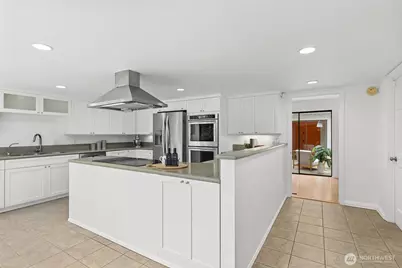 21015 NE 11th Street, Sammamish, WA 98074 - Photo 13