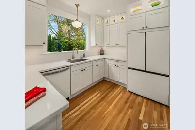 2332 33rd Avenue S, Seattle, WA 98144 - Photo 13