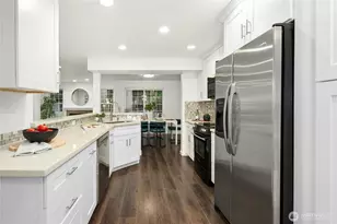13725 NE 87th St, Redmond, WA 98052 - Photo 11