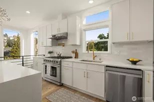 9251 Palatine Ave N, Seattle, WA 98103 - Photo 7