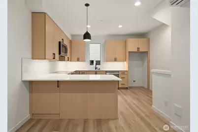 805 NE 71st Street, Seattle, WA 98115 - Photo 3