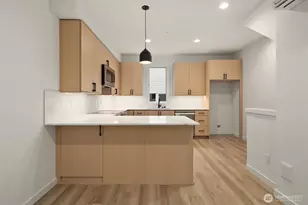 805 NE 71st St, Seattle, WA 98115 - Photo 3
