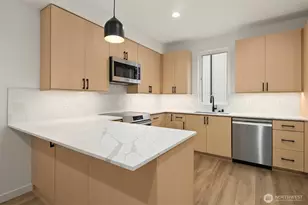 805 NE 71st St, Seattle, WA 98115 - Photo 5