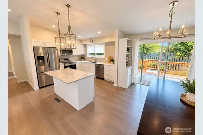 1719 N 105th Street, Seattle, WA 98133 - Photo 5