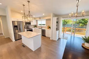 1719 N 105th St, Seattle, WA 98133 - Photo 5