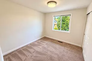 1719 N 105th St, Seattle, WA 98133 - Photo 11
