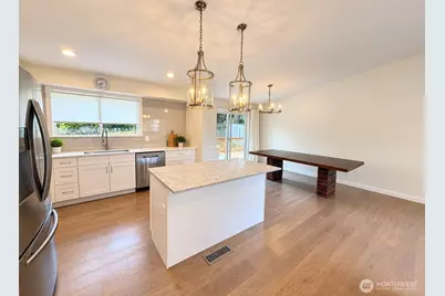 1719 N 105th Street, Seattle, WA 98133 - Photo 9