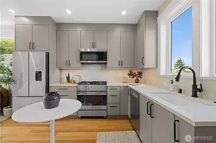 270 Fulton St, Seattle, WA 98109 - Photo 11