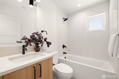 270 Fulton Street, Seattle, WA 98109 - Photo 9