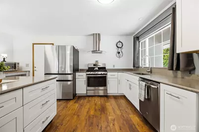 17209 45th St E, Lake Tapps, WA 98391 - Photo 9