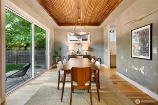 2010 McGilvra Blvd E, Seattle, WA 98112 - Photo 3