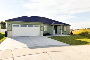 3304 W Crabapple Ct, Moses Lake, WA 98837 - Photo 1
