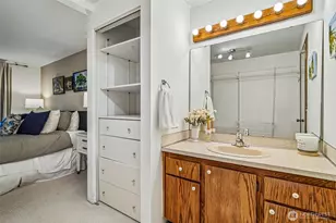 811 NE 57th St, Seattle, WA 98105 - Photo 27