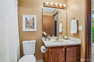 811 NE 57th St, Seattle, WA 98105 - Photo 23