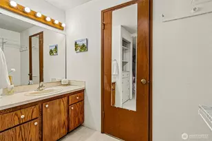 811 NE 57th St, Seattle, WA 98105 - Photo 25