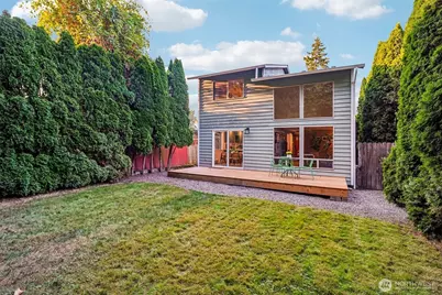 811 NE 57th Street, Seattle, WA 98105 - Photo 35