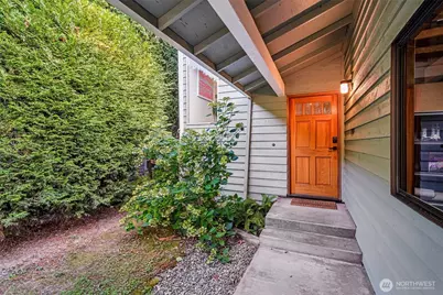 811 NE 57th Street, Seattle, WA 98105 - Photo 3