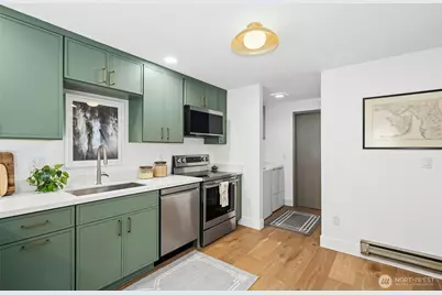 811 NE 57th Street, Seattle, WA 98105 - Photo 17