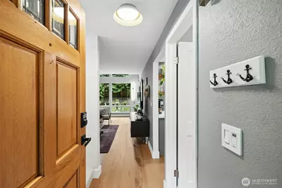 811 NE 57th Street, Seattle, WA 98105 - Photo 5
