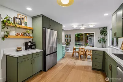 811 NE 57th Street, Seattle, WA 98105 - Photo 13
