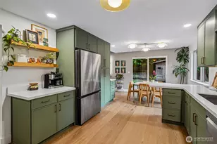 811 NE 57th St, Seattle, WA 98105 - Photo 13