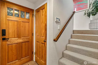 811 NE 57th Street, Seattle, WA 98105 - Photo 7