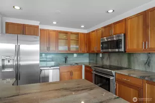 6533 Seaview Ave NW, Seattle, WA 98117 - Photo 3