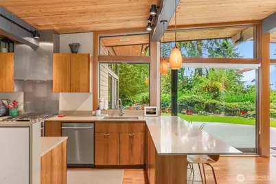 7529 SE 40th Street, Mercer Island, WA 98040 - Photo 17