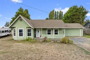 957 Donald Ave, Oak Harbor, WA 98277 - Photo 1