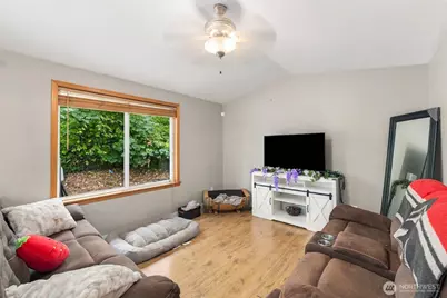 7721 Locust Avenue E, Bonney Lake, WA 98391 - Photo 11