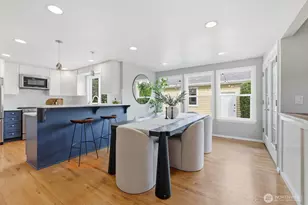 560 N 76th St, Seattle, WA 98103 - Photo 9