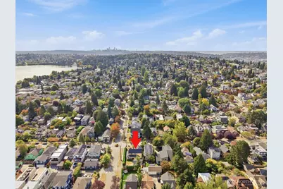 560 N 76th Street, Seattle, WA 98103 - Photo 37
