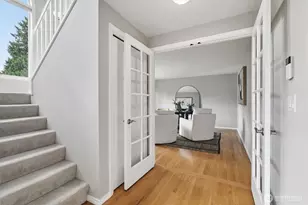 560 N 76th St, Seattle, WA 98103 - Photo 3