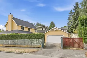 560 N 76th St, Seattle, WA 98103 - Photo 33