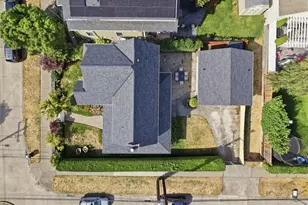 560 N 76th St, Seattle, WA 98103 - Photo 35