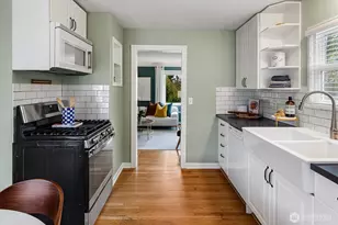 7915 34th Ave SW, Seattle, WA 98126 - Photo 7
