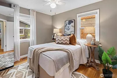 7915 34th Avenue SW, Seattle, WA 98126 - Photo 9