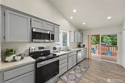 13519 20th Avenue Ct E, Tacoma, WA 98445 - Photo 5