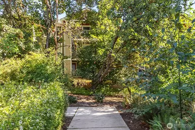 7711 NE 175th Street #308, Kenmore, WA 98028 - Photo 3
