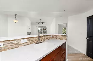 7711 NE 175th St, Kenmore, WA 98028 - Photo 9