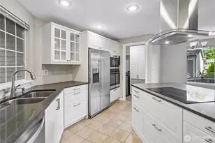 11641 NE 95th St, Kirkland, WA 98033 - Photo 3