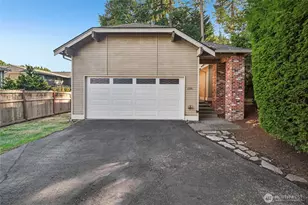 11641 NE 95th St, Kirkland, WA 98033 - Photo 1
