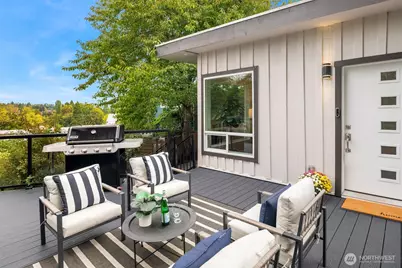 4626 33rd Avenue W, Seattle, WA 98199 - Photo 3