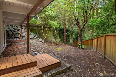 4626 33rd Avenue W, Seattle, WA 98199 - Photo 31