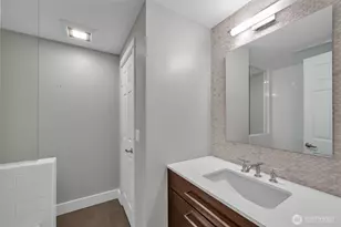 10042 Main St, Bellevue, WA 98004 - Photo 25