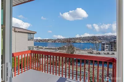 1732 Dexter Avenue N, Seattle, WA 98109 - Photo 7