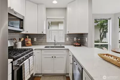 5012 Freeport Lane #B, Mukilteo, WA 98275 - Photo 9