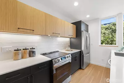 3646 B Greenwood Avenue N, Seattle, WA 98103 - Photo 9