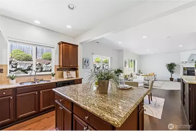 7624 NE 201st Place, Kenmore, WA 98028 - Photo 15