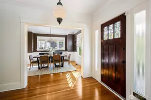 2320 Nob Hill Ave N, Seattle, WA 98109 - Photo 3